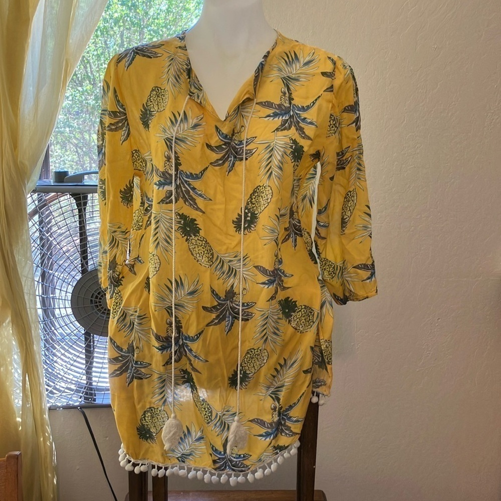 🌈 Lightweight tunic with tropical print and pom-poms perfect beach cover-up L